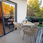 Apartman My Adriatic Place With Private Garden And Garage