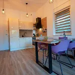 My Adriatic Place With Private Garden And Garage 아파트 *