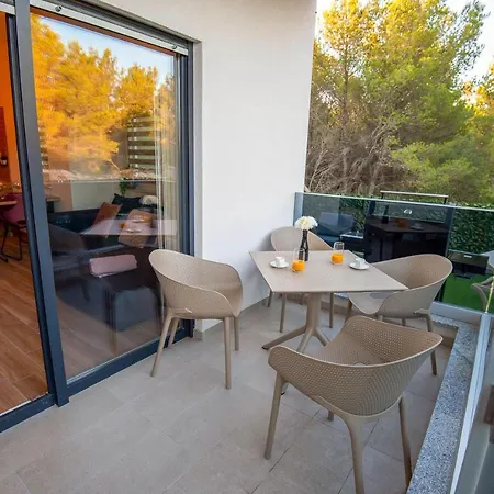 Apartamento My Adriatic Place With Private Garden And Garage