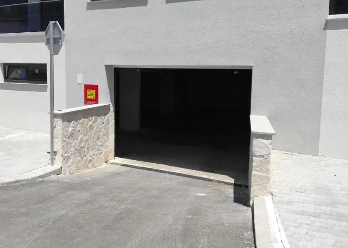 My Adriatic Place With Private Garden And Garage Appartement Šibenik