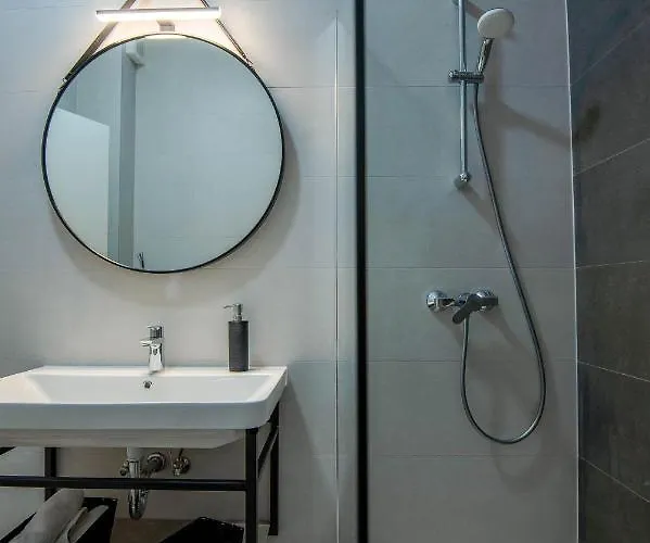 Апартаменты My Adriatic Place With Private Garden And Garage Шибеник