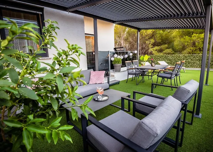 Appartement My Adriatic Place With Private Garden And Garage